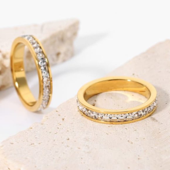 Dainty cubic zirconia gold plated band stacking ring size 6 - Picture 2 of 3